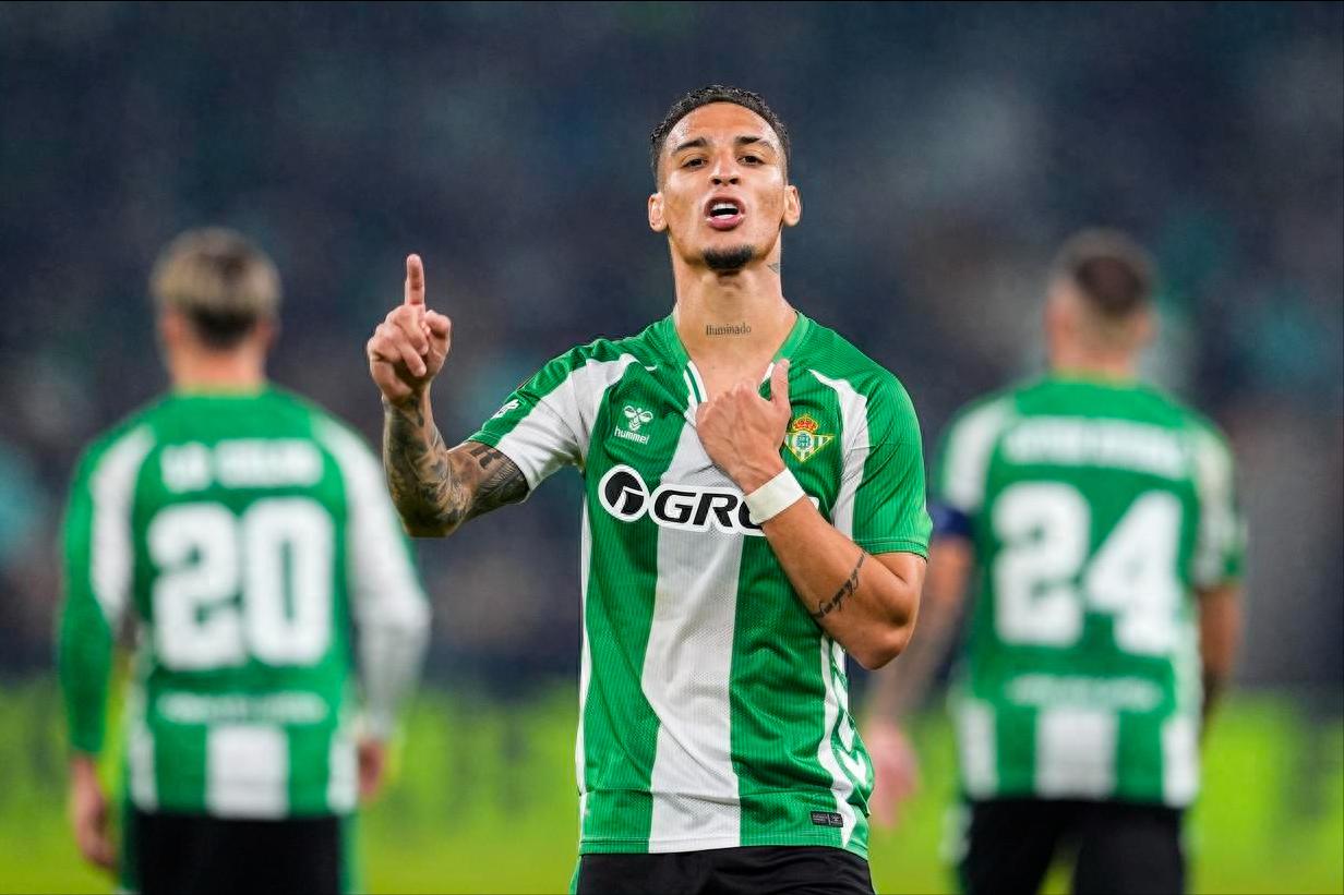 Manchester United&#39;s Compass, Real Betis&#39; Circle God: Antony&#39;s Brilliant Chip Shot &amp; Involvement in 8 Goals in Last 10 Matches, Betis Defeat Lyon 2-0