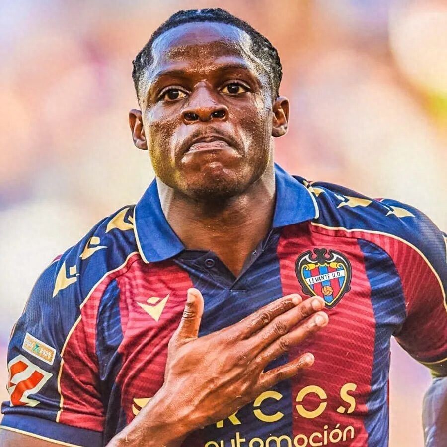 Manchester United is scouting a €35 million La Liga striker! English media advises Amorin to sign Tony and stop relying on luck.