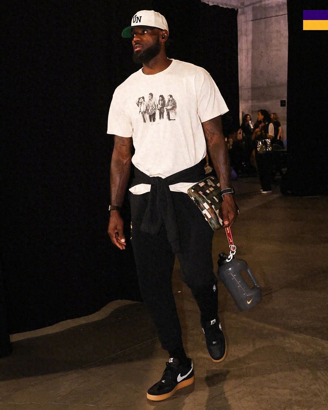 The Lakers crushed the Warriors by 28 points! James made the 1000th three-pointer in team history, second only to Kobe.