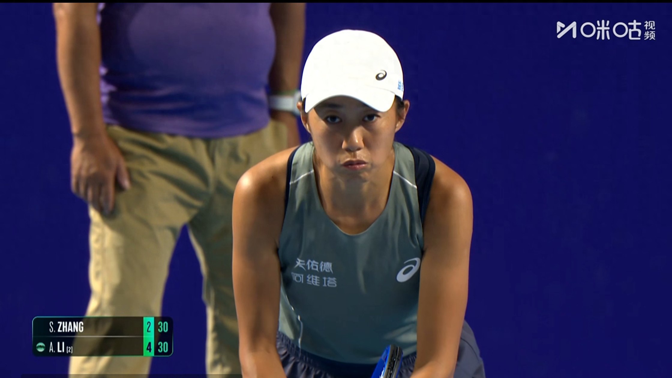 The WTA250 Guangzhou semifinals live broadcast is currently underway: Zhang Shuai vs. Li An.