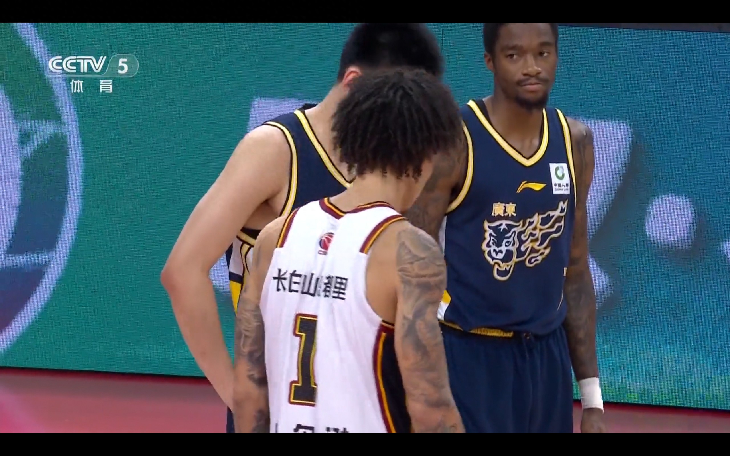 Live broadcast of CBA: Guangdong Dongyangguang VS Jilin Changbaishan