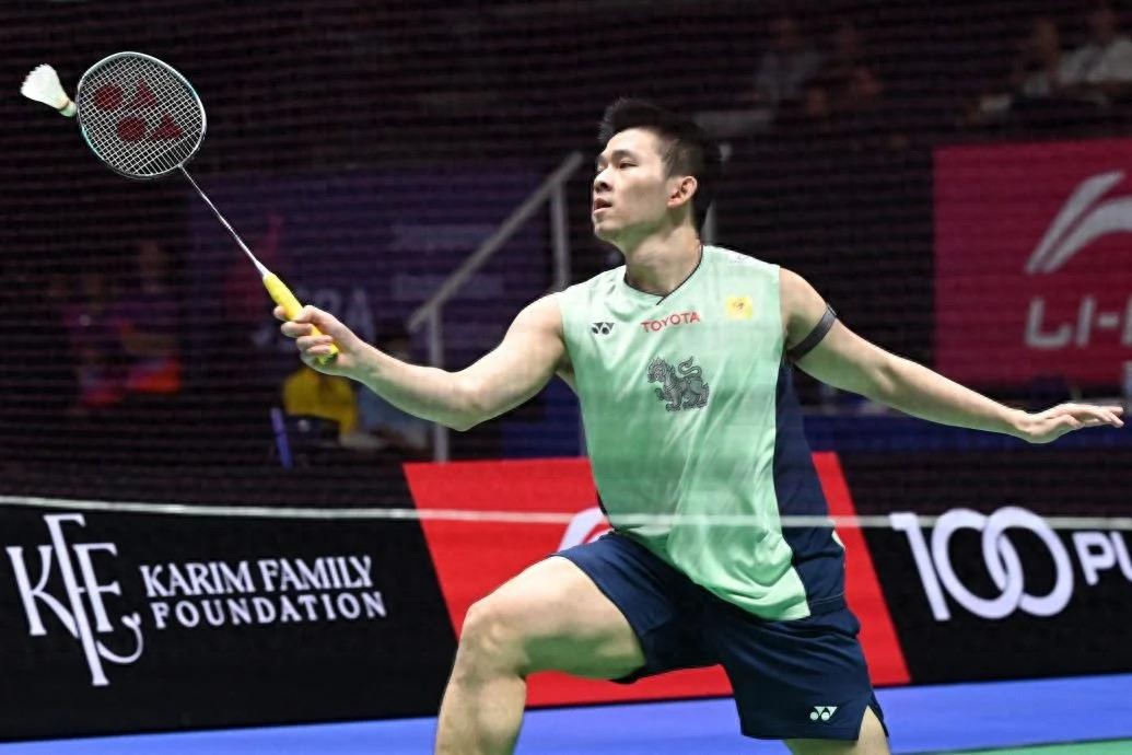 Kunlavut became the first Thai player to become the world's No. 1 player, setting a new history in the country's badminton world