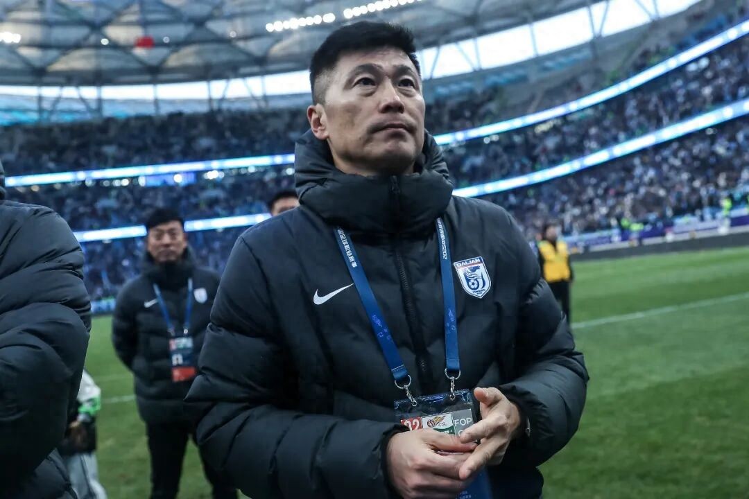 Exclusive interview with Dalian Yingbo head coach Li Guoxu: The “second-year” goal in the Chinese Super League is a better ranking, and the trend of local coaches aligns with football’s natural laws.