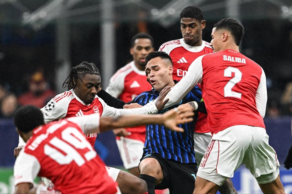Premier League > Serie A! The Premier League is easier to play than the Champions League, Arsenal's big rotation leads to a 3-1 victory over Inter Milan with both strikers scoring.