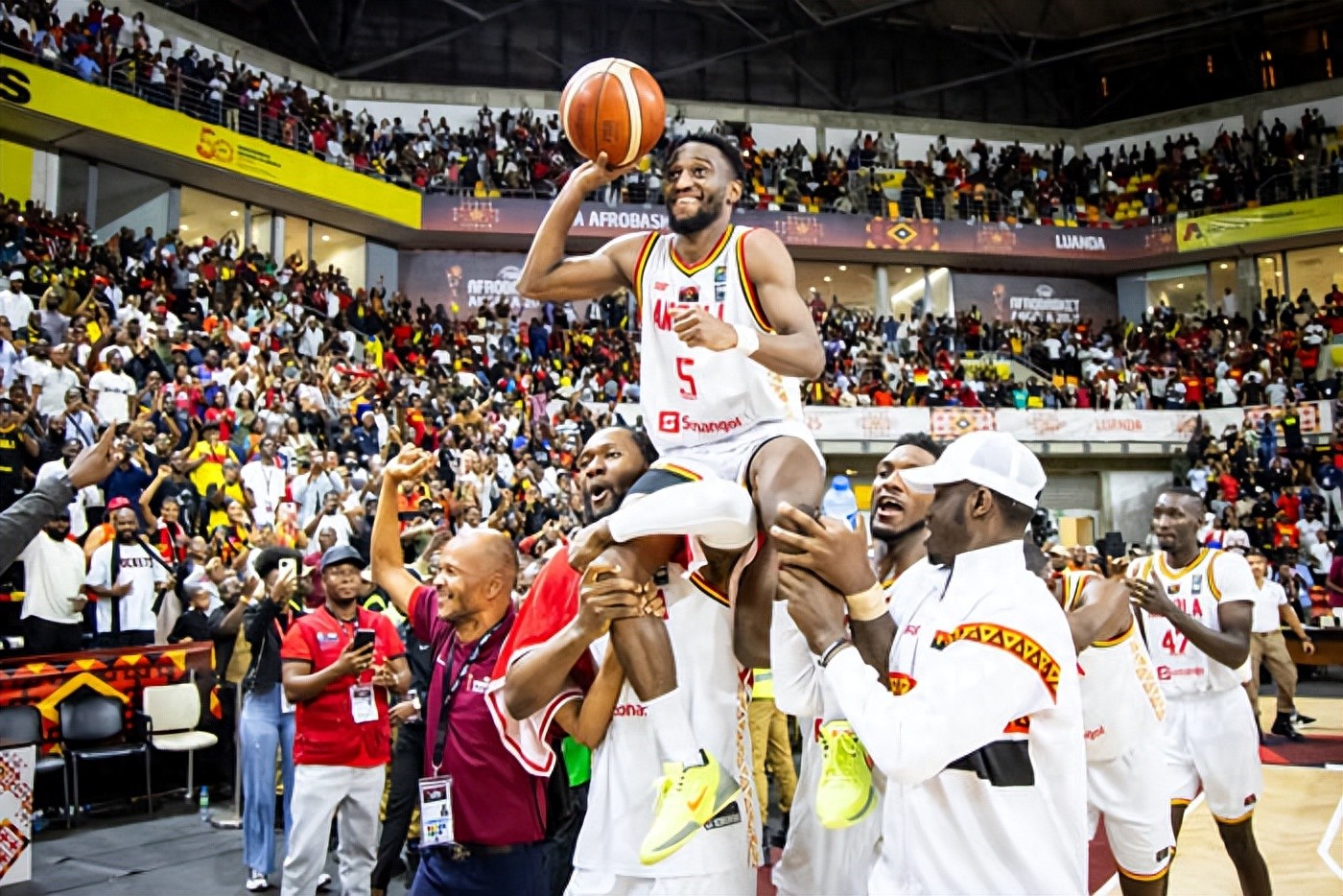 Africa Cup Final: Angola Men&#39;s Basketball Team Wins by 27 Points Over Mali, Securing Their 12th Championship Title