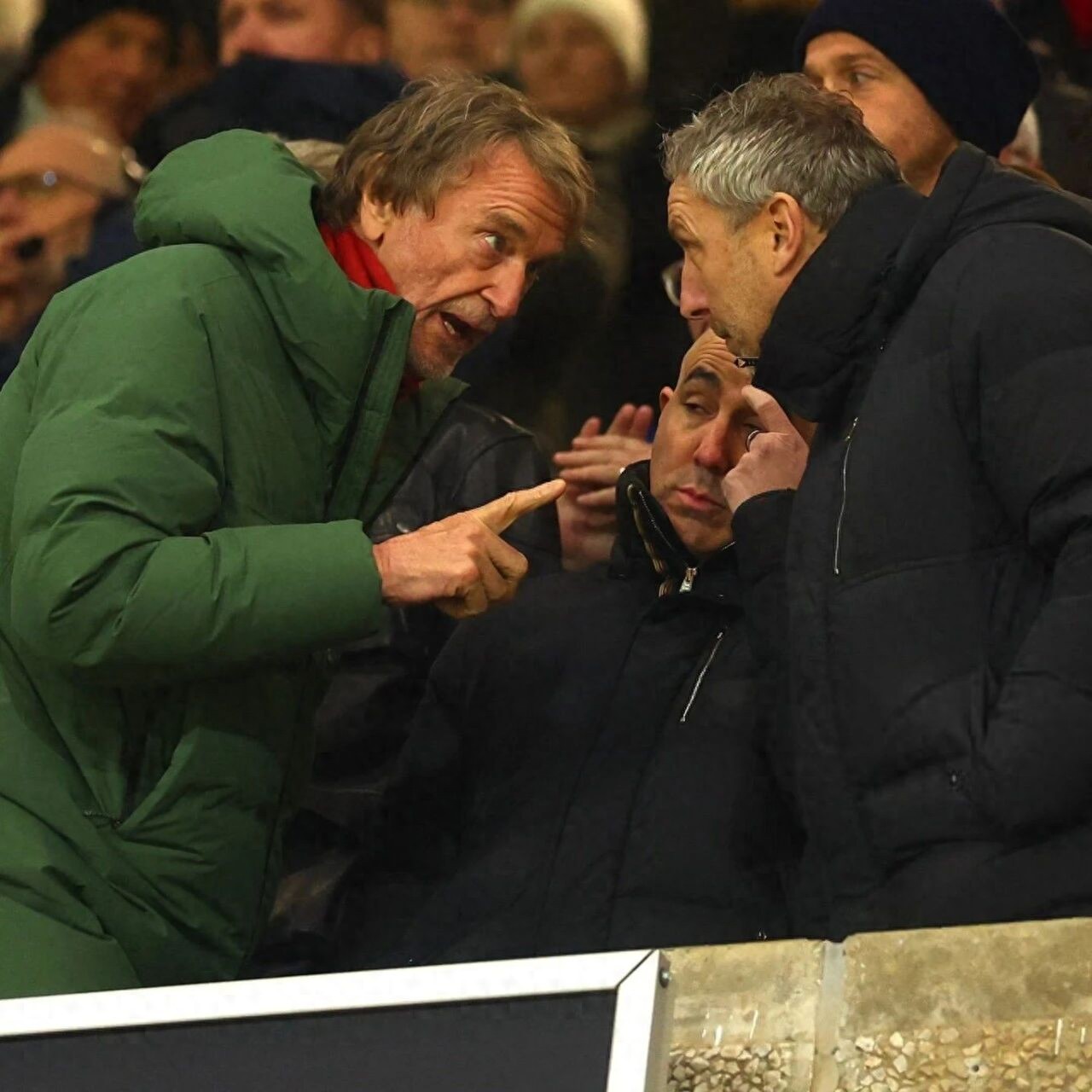 Manchester United faces internal disagreements in selecting a new manager, with top coaches hard to find; a repeat of the Rangnick scenario might occur! Solskjaer is willing to step in again.