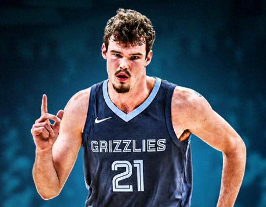 For the first time in six years! Warriors decline to match Post's offer sheet: He joins Grizzlies on a 3-year, $30 million deal.
