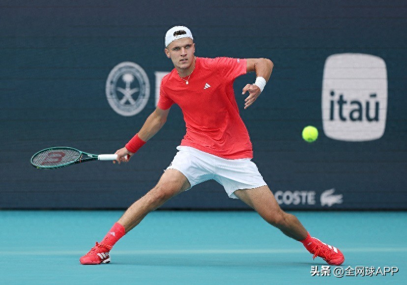 ATP Auckland: Menšík defeats Báez to claim his second career title