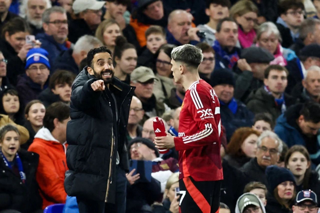 Manchester United is set to sell Garnacho this summer window, hoping to use him to trade for a new striker! Chelsea values him at only £30 million.