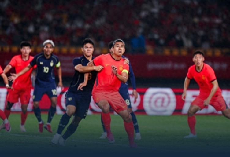 0-0! Shao Jiayi's tactics fail to support the national team as they fire 24 shots at home against a second-string Thailand side without scoring.