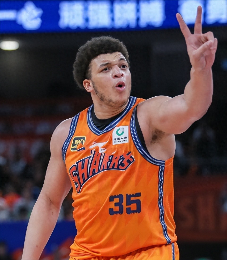 CBA Club Cup - Lofton records 31+7+11, Quinn scores 37 but falls short, Shanghai defeats Guangdong to reach the semifinals
