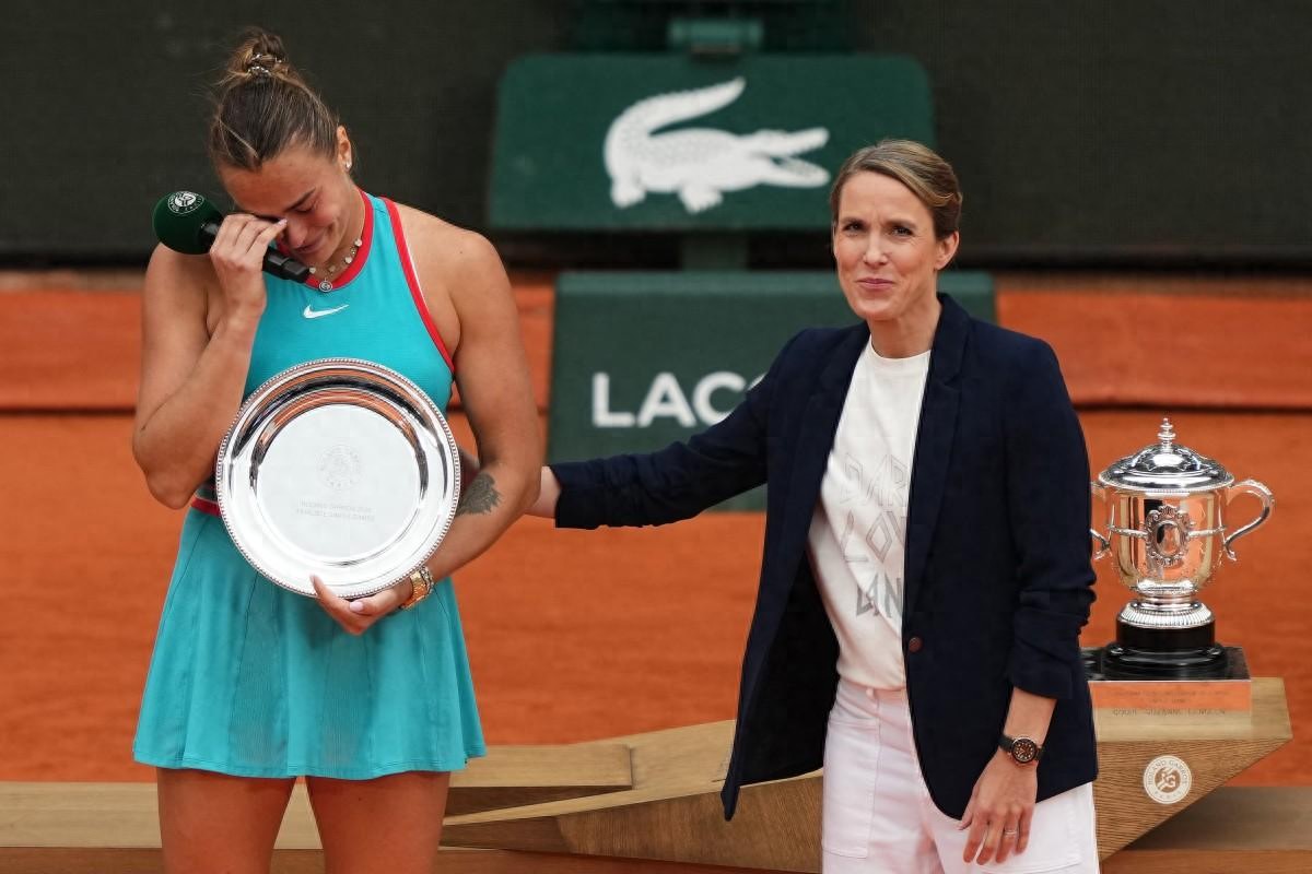 Saba broke down and cried after missing the championship, and the tennis legend pointed out the reason for the loss: emotional exhaustion turned into a fatal injury