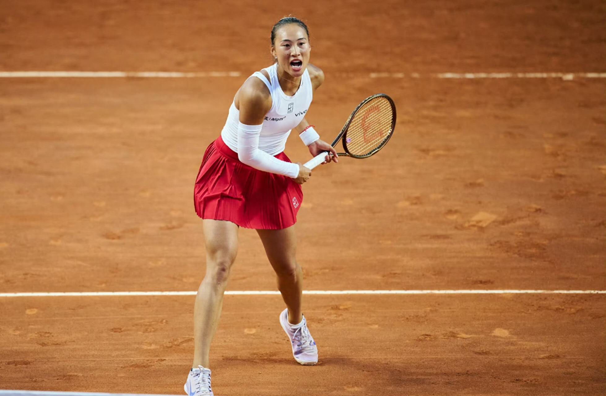 The score is swept, the state is average, and the ups and downs of Zheng Qinwen will take to face Andreescu?