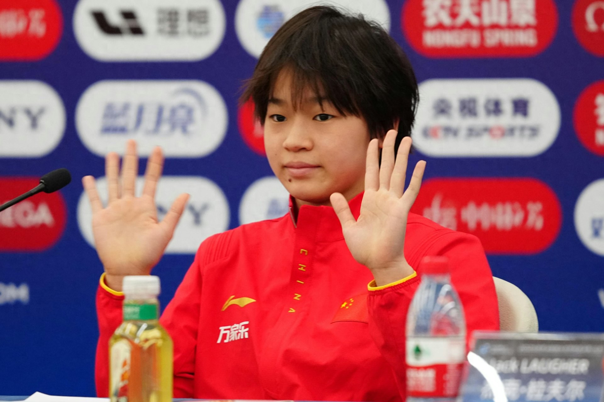 The 2025 Diving World Cup Finals started, and Quan Hongchan and the children asked wonderful questions and won gold