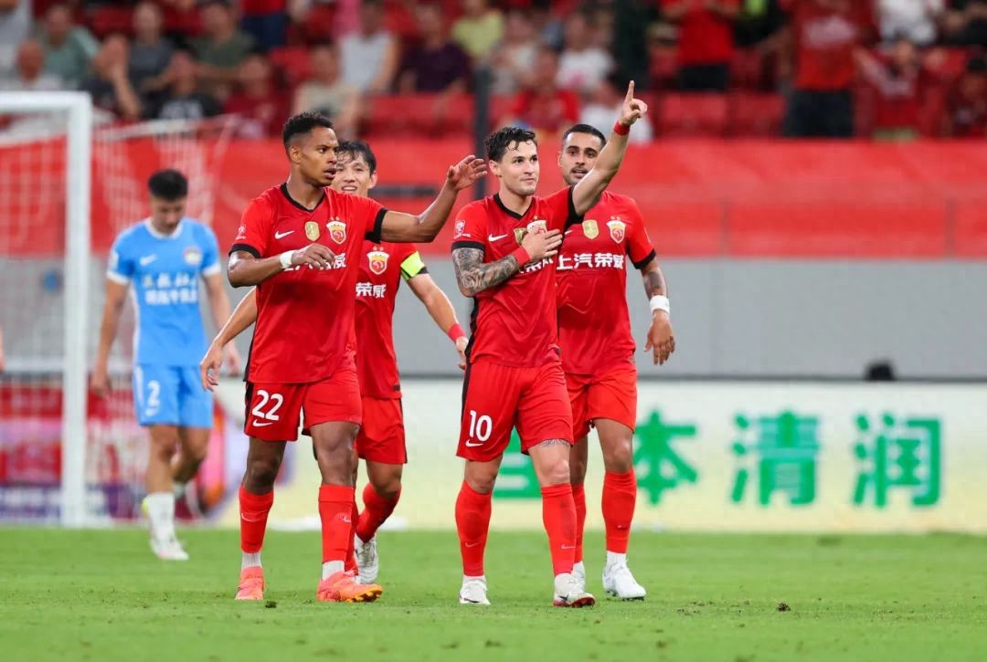 Shanghai Port remains unbeaten in 12 matches, temporarily topping the table. Is Vital coming out of the shadow of being a “flop”?