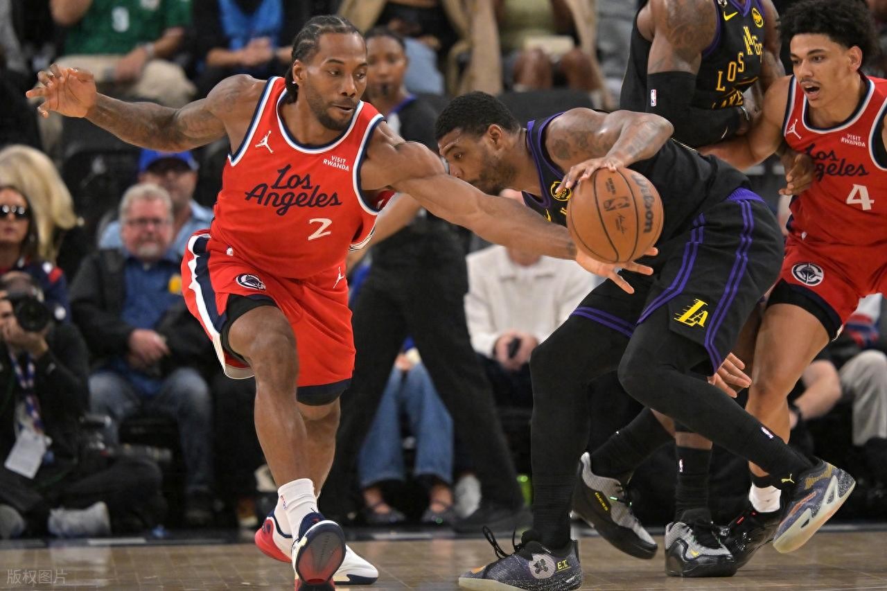 A dramatic comeback almost succeeded! The East-James duo scored 55 points but fell short as Harden posted 18+10; in the Los Angeles derby, the Lakers narrowly lost to the Clippers.