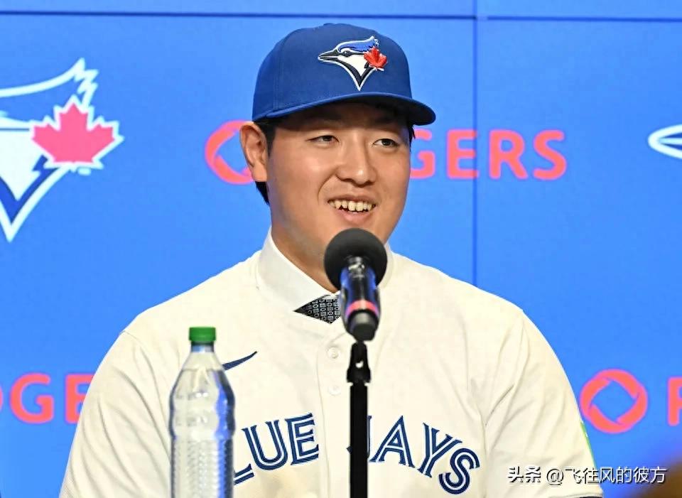Kazuma Okamoto appeared at the press conference wearing the Toronto Blue Jays' number 7 jersey and expressed his willingness to compete again in the World Baseball Classic.