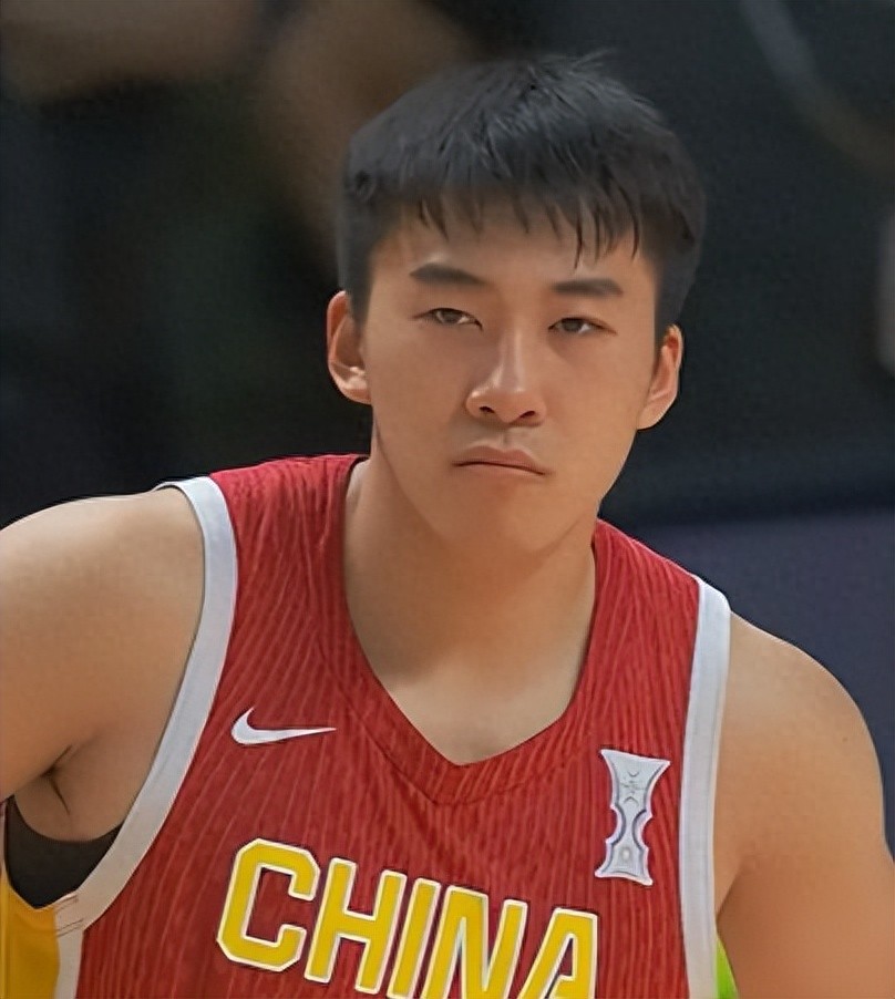 13+4！曝明年將參加NBA選秀！中國男籃的核心前鋒