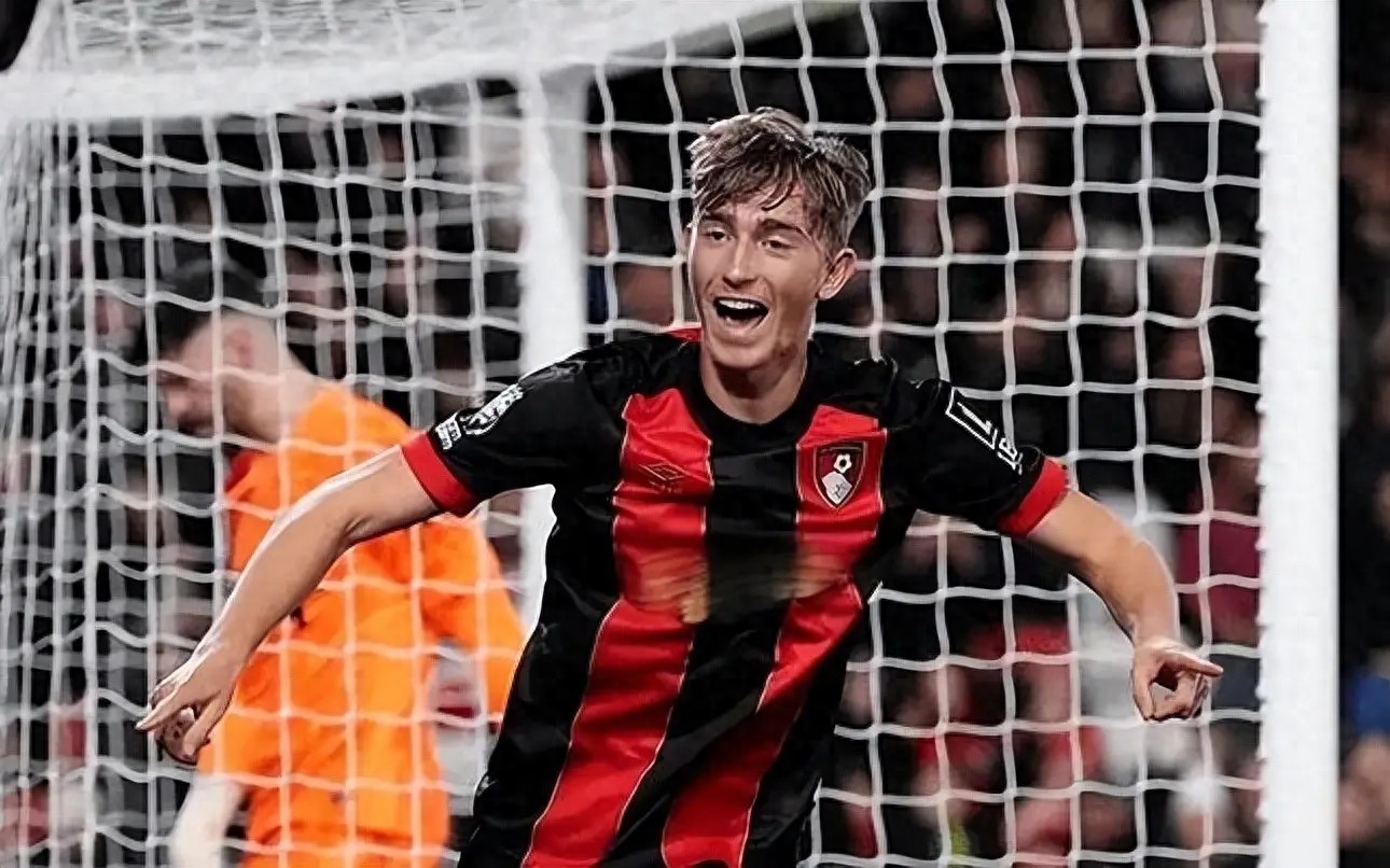 Around 20 years old, the foot of the central defender down the tree! Fabrizio Romano: Real Madrid sign Wyson to Bournemouth deal