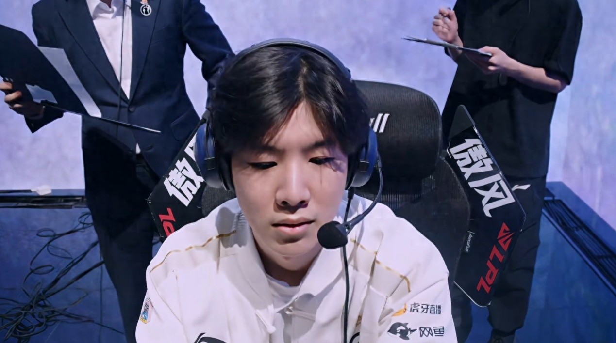 TheShy's legendary sword demon debuts, a single kill in the life and death game! Rookie finished with four kills, and IG advanced to the semifinals