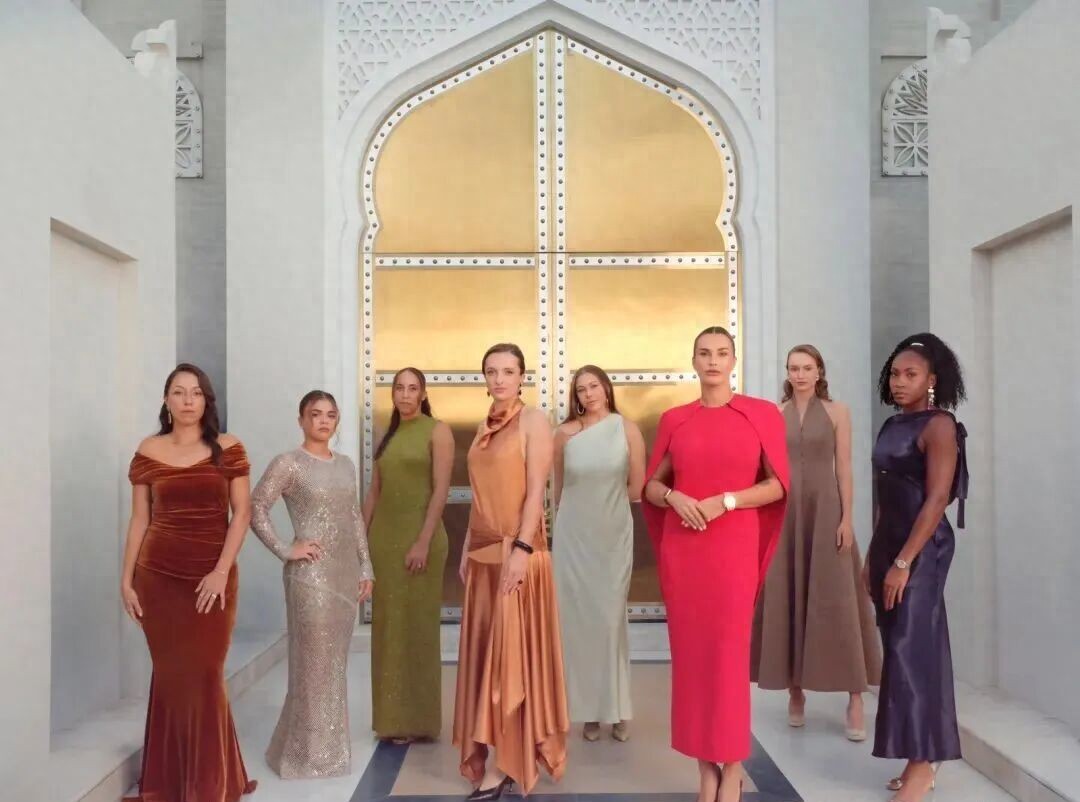 The WTA Finals have officially begun! Swiatek faces off against Keys, while Sakkari battles Leylah in intense matches.