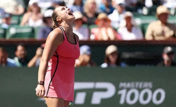 Gauff supports Sabalenka's criticism of Dubai director escalating the incident, leading to an unsightly match in Miami.