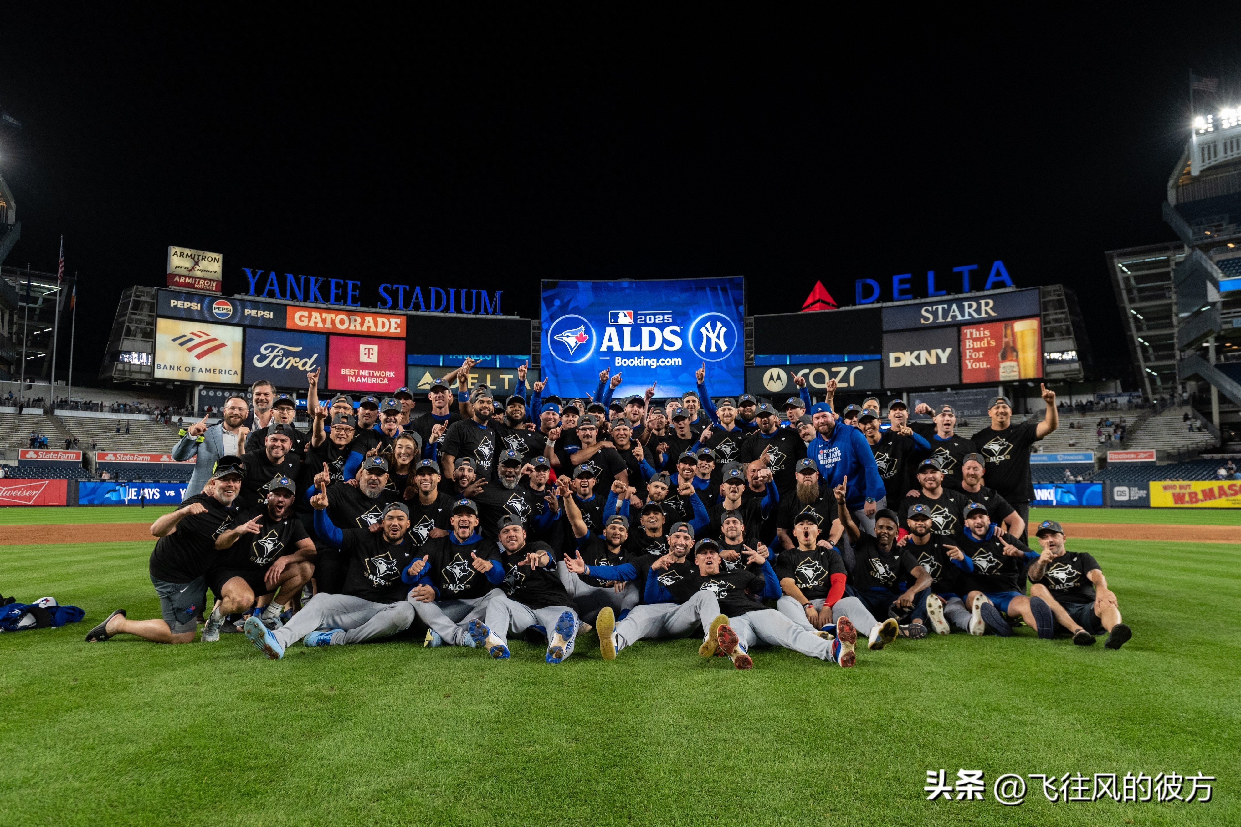 World Series MVP Godzilla Hideki Matsui&#39;s ceremonial first pitch was futile as the Yankees were eliminated by the Blue Jays.