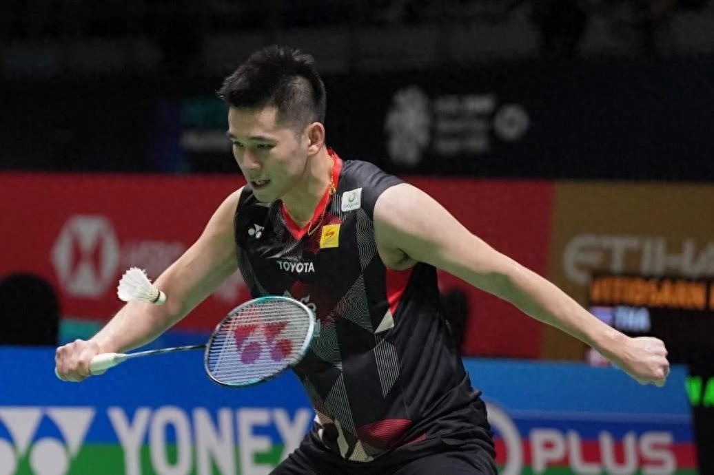 The 2025 Thailand Badminton Championships men's singles semifinals staged a world champion dialogue, Kunlavut met Loh Kean Yew