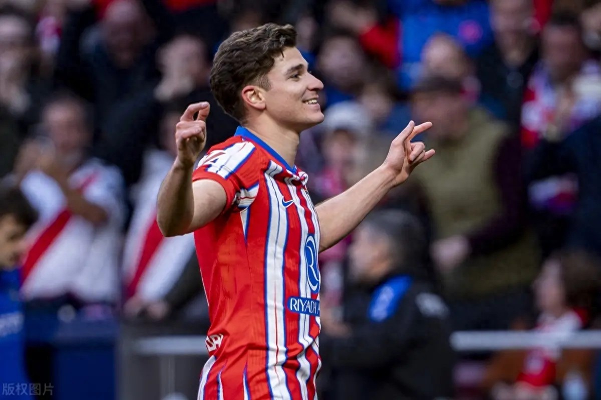 Alvarez is set to leave; Spanish media say his contract includes a €120 million clause, and Paris has a better chance of signing him.