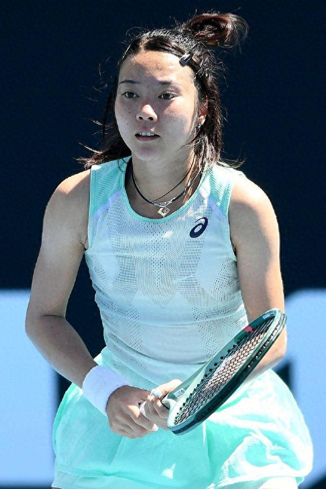 Losing the first set is nothing to fear; rising from adversity to showcase heroism, Ma Yexin staged a stunning comeback to reach the final.