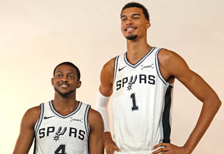 The help from Wembanyama has arrived! Fox will make his season debut tomorrow against the Pelicans after signing a four-year max contract this summer.