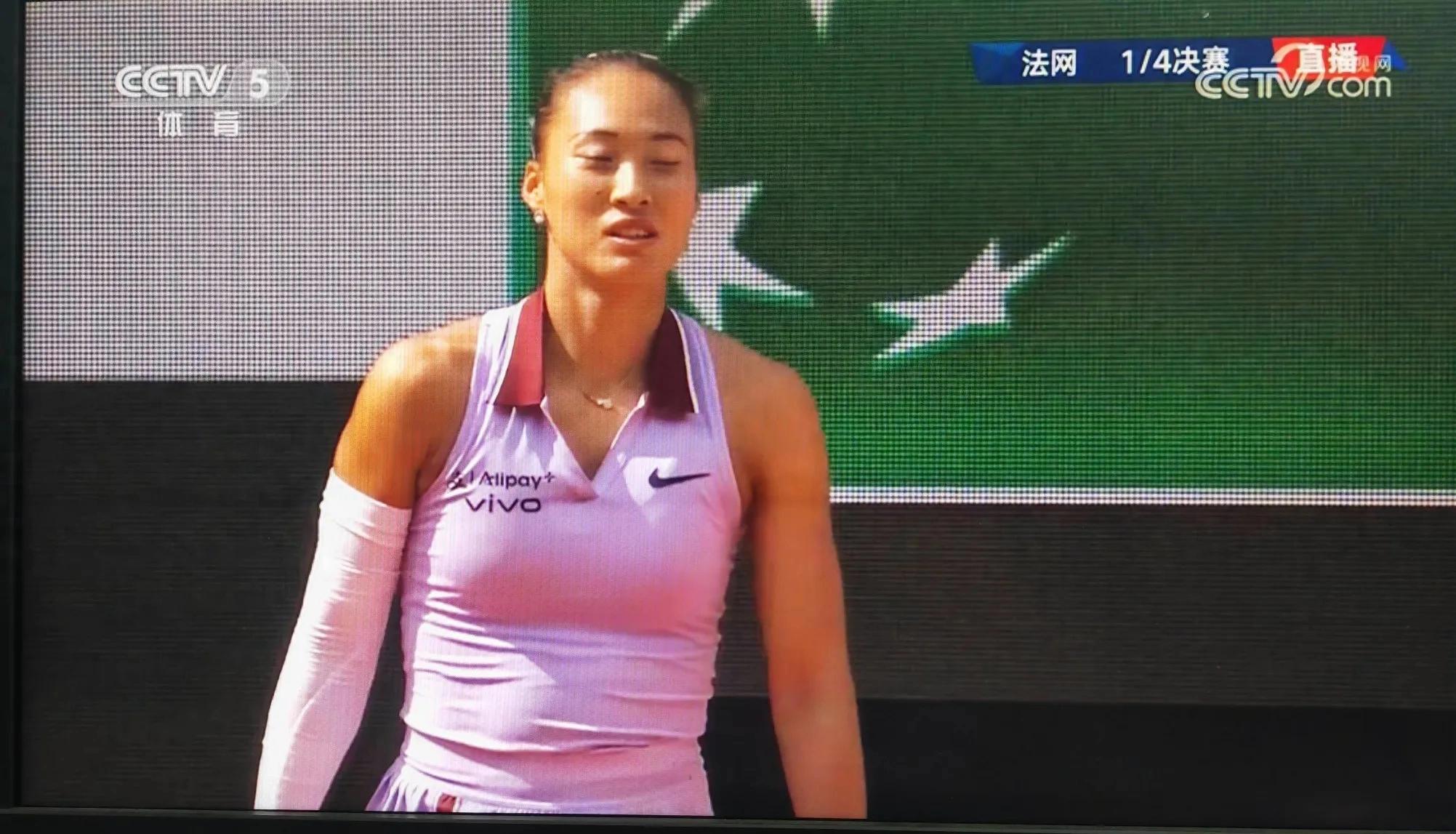 is broadcasting the 1/4 finals of the French Open live Zheng Qinwen VS Sabalenka