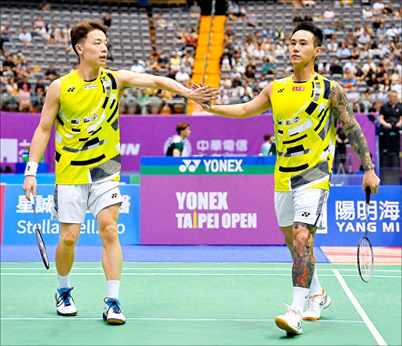 After defeating South Korea's fierce rivals, Yang Bohan/Liu Guangheng advanced to the quarterfinals of the 2025 Thailand Open Badminton Championships