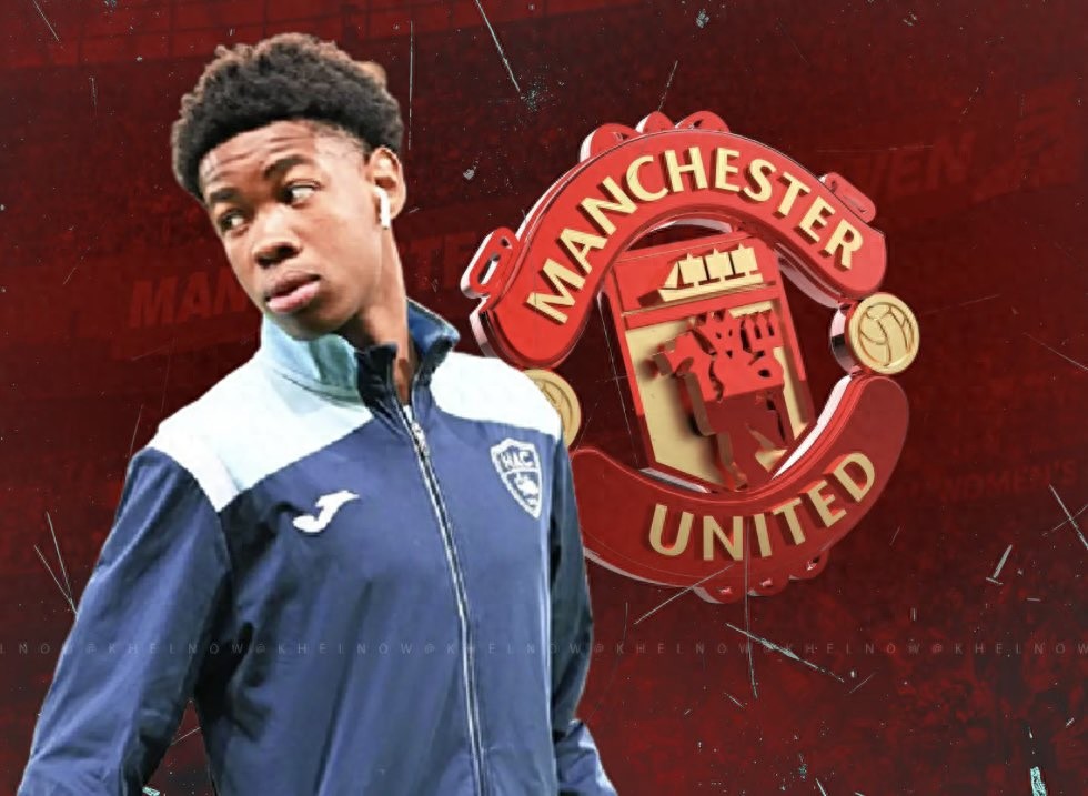 Manchester United signed a 5-year contract with the French striker, and immediately rented out for exercise! Academy new O'Shea was awarded a professional contract