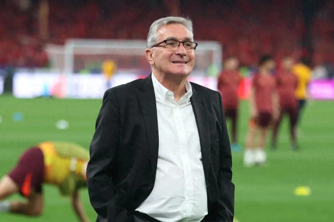 The offensive end of the national football team has improved slightly, and the midfield and backfield have encountered three major position problems!