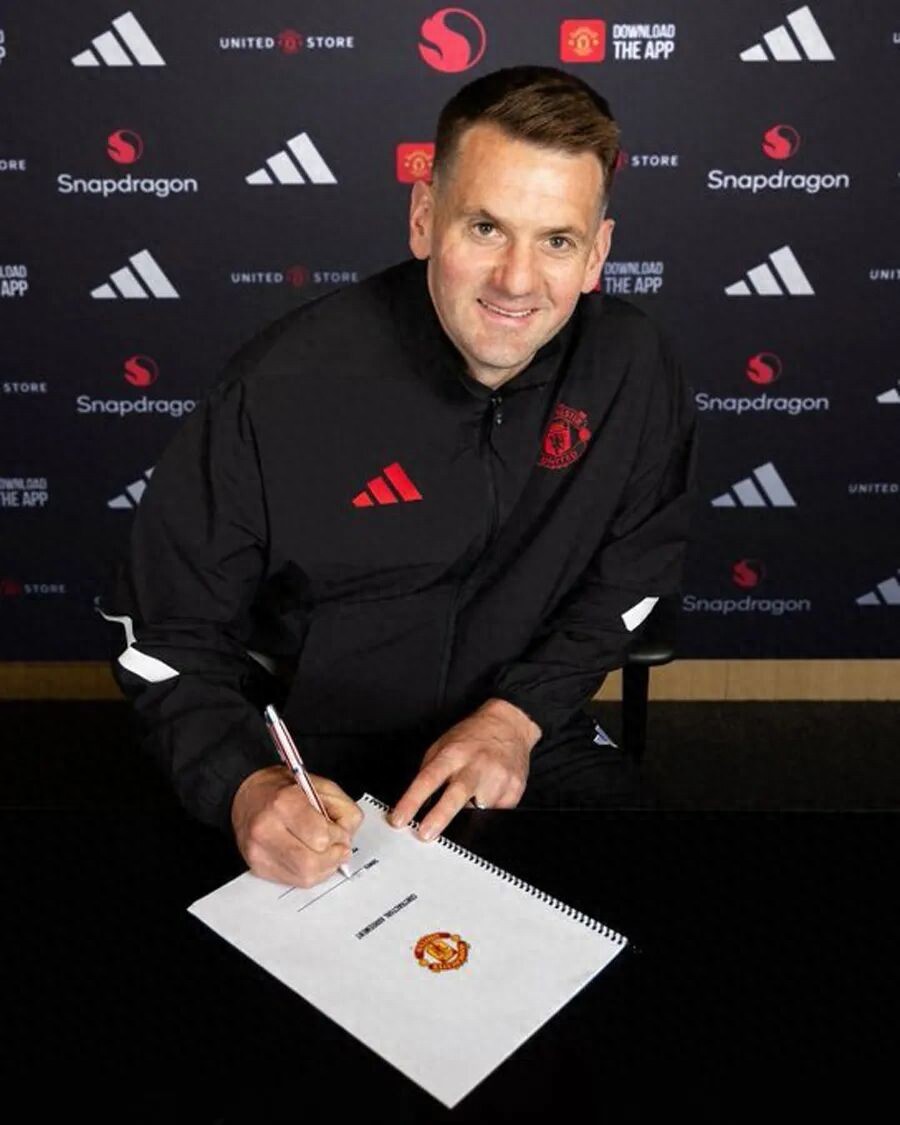 Manchester United officially announces the extension of a veteran player! A young talent unwilling to be a substitute is expected to leave in the summer transfer window, while Onana returns for preseason.