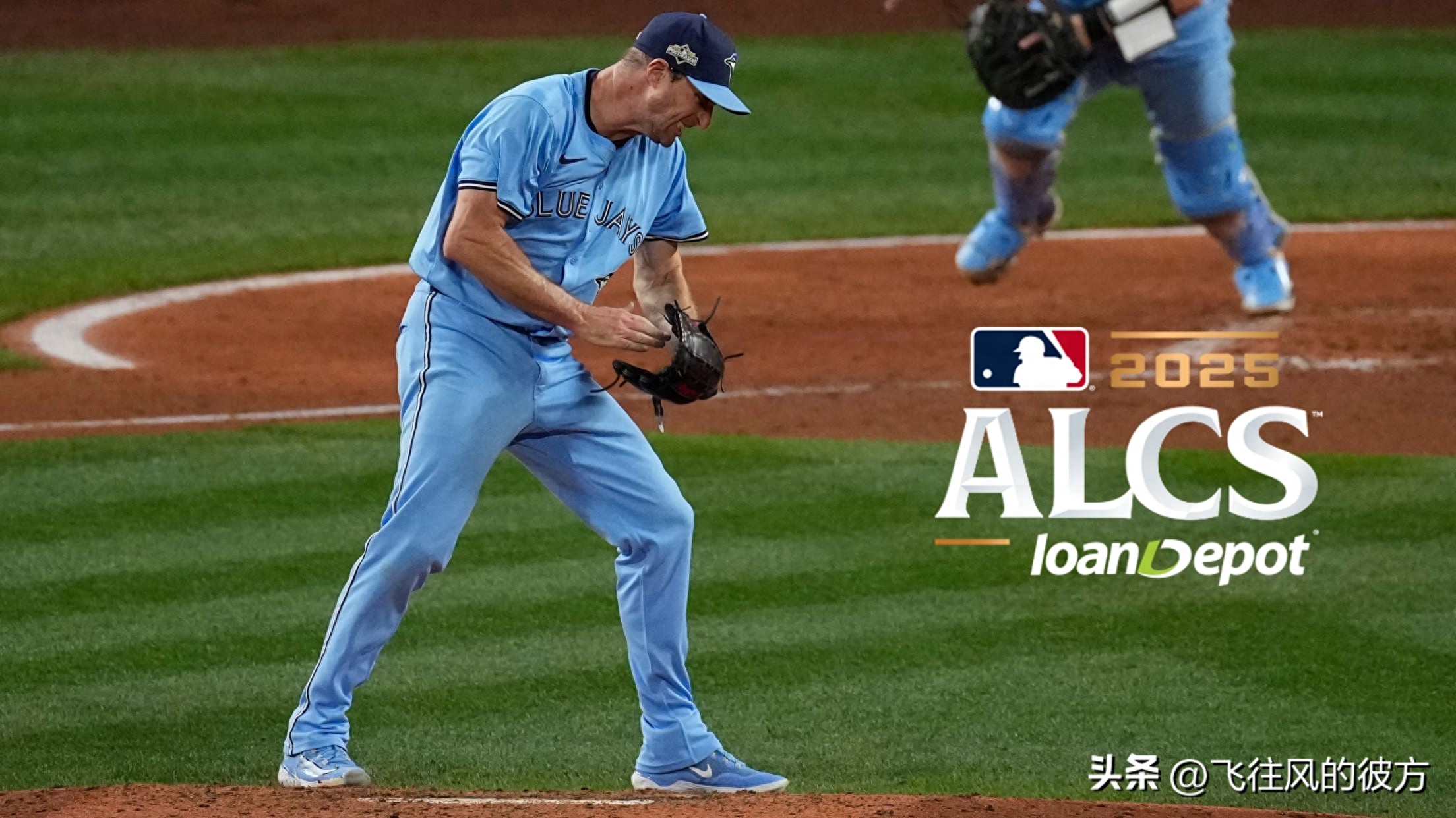 41-year-old Max Scherzer refuses to leave the game, showing determination to help the Blue Jays even the series against the Mariners.