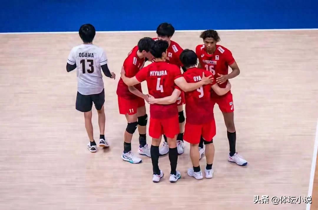 In the World Men's Volleyball League, Poland swept Japan 3-1 and China swept the European powerhouses 3-0