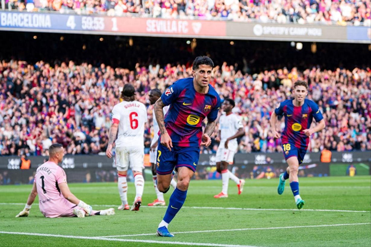 Top-notch! Winter window new signing defender contributes to 3 goals, Raphinha scores hat-trick, Barcelona 5-2 Sevilla