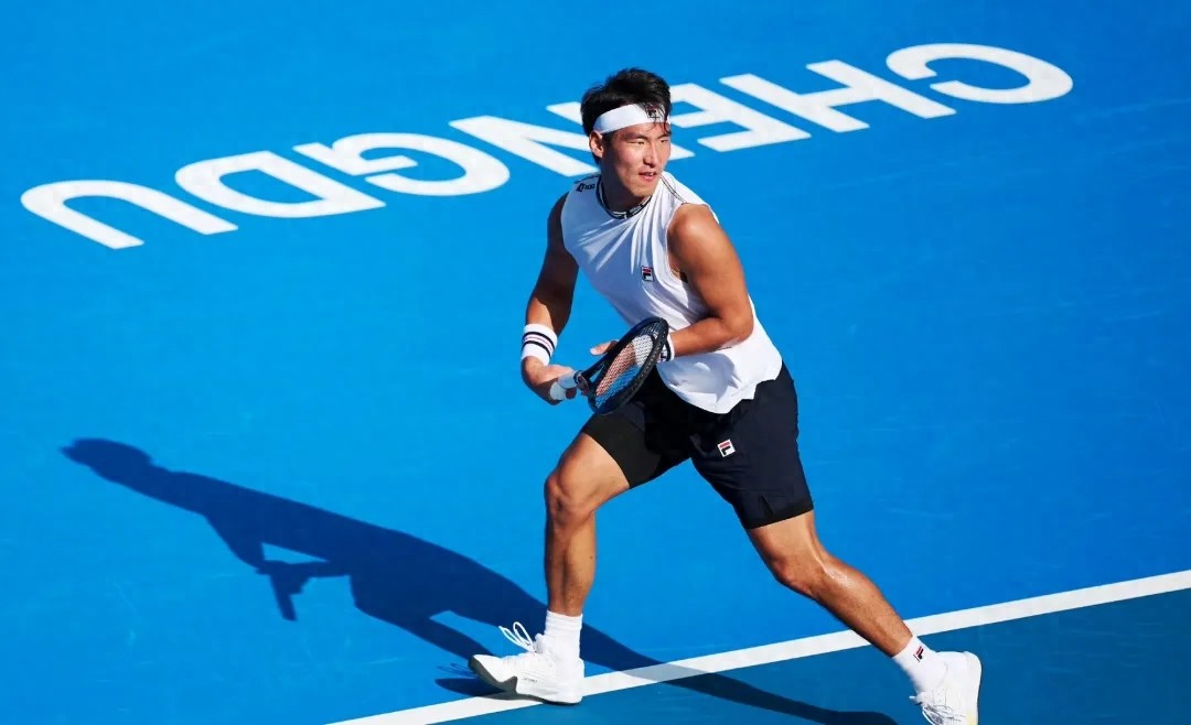 The latest ranking of Chinese men’s singles is disheartening, prompting netizens to ask painfully: How far is Zheng Qinwen from the top ten?