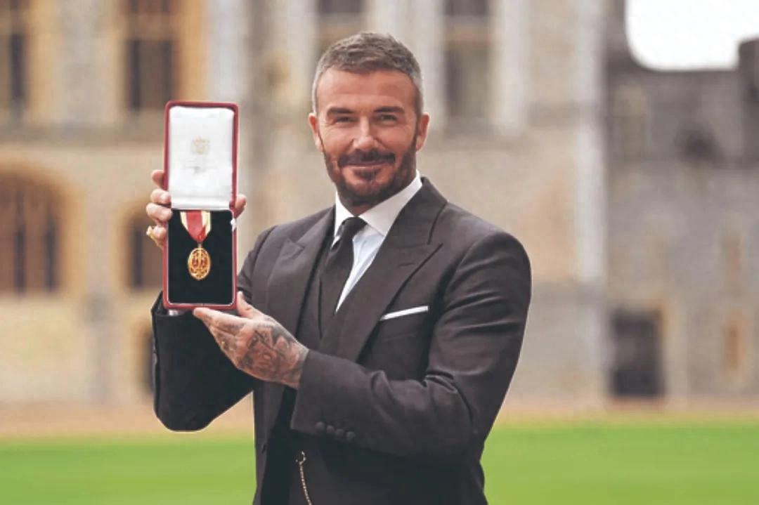 After 22 years, he finally became "Sir Beckham."