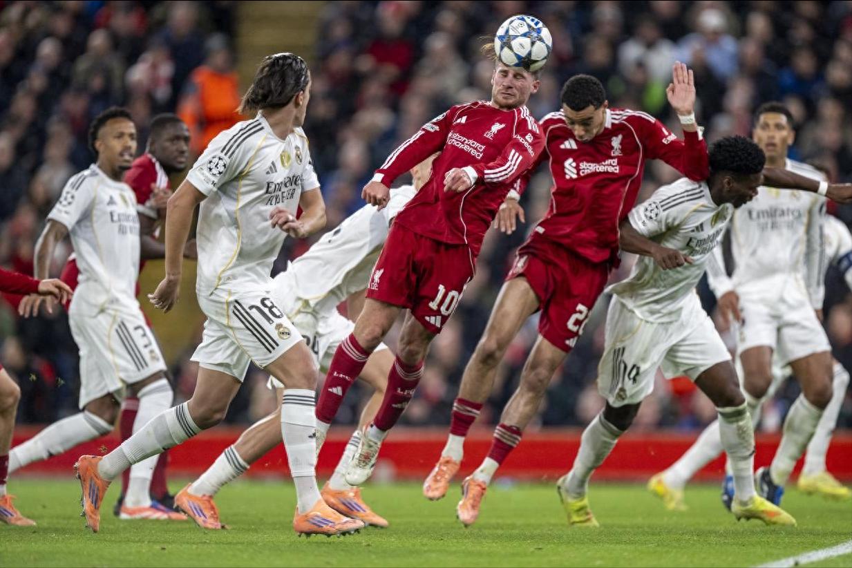 Liverpool at a low point finds Real Madrid easier to play than Premier League teams, completely dominating at home with no stockings able to stop them.