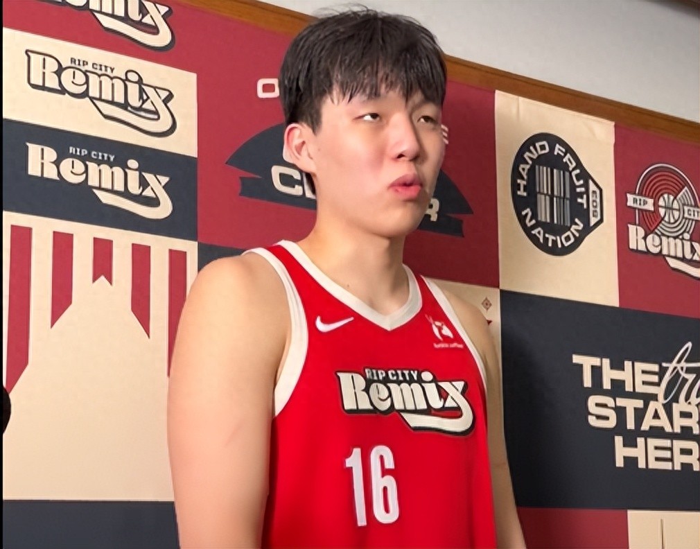 楊瀚森自評18+10表現相當不錯！戲謔對手身體對抗：等他犯滿六次犯規，我就對他笑哈哈