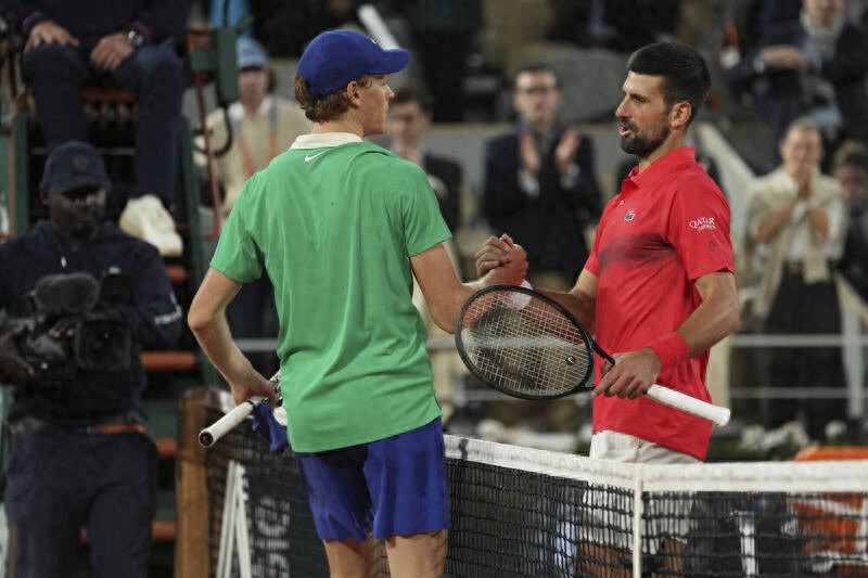 defeated Djokovic and rejoiced against Acre, Sinner reached the French Open men's singles final for the first time, and also extended his 20-game winning streak in Grand Slams