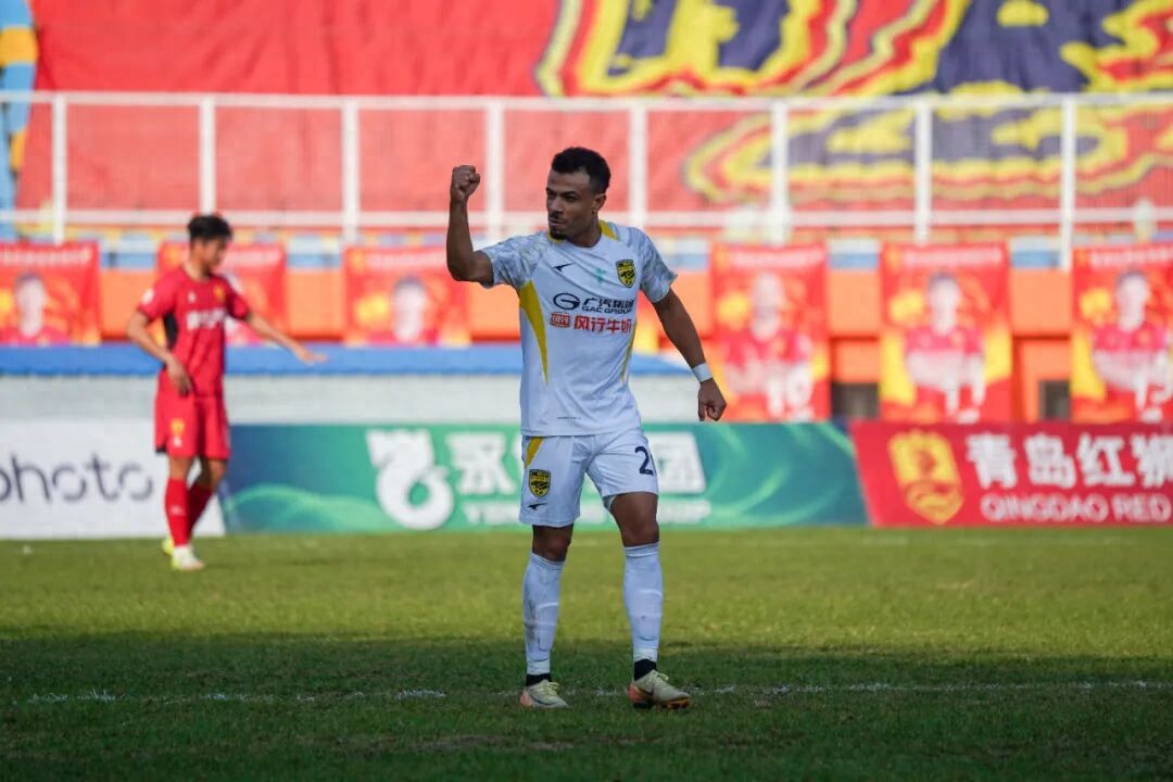 Final round showdown! Guangzhou Leopards catch up with Chongqing Tongliang Dragons on points, keeping the China League One promotion race undecided until the last matchday.