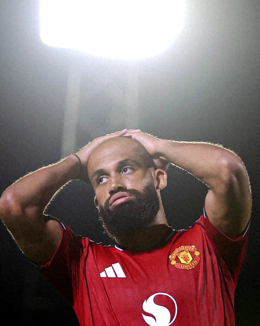 Manchester United fell behind 0-2, equalized, but exited on penalties; two new signings worth £130 million hosted a defeat! Amolin called to resign and apologized.
