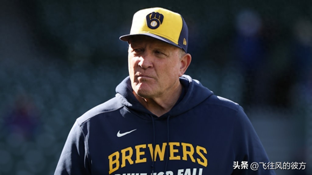 Two-time National League Manager of the Year Murphy inks a three-year extension with the Milwaukee Brewers