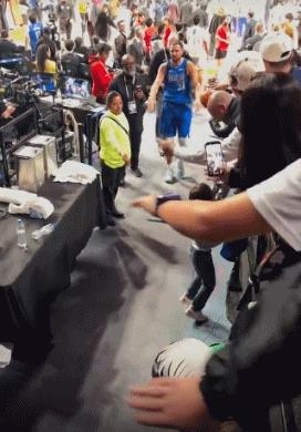 Klay continues to struggle, while the rookie most resembling Klay is playing impressively hot