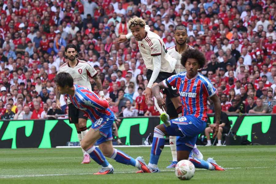 Hugo Ekitike scores the first Liverpool goal in the FA Community Shield match vs Crystal Palace
