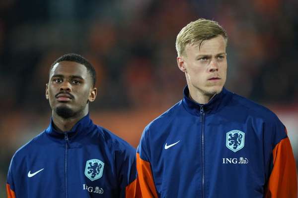 Jan Paul van Hecke has declined to extend his contract with Brighton and is seeking a transfer to a larger club